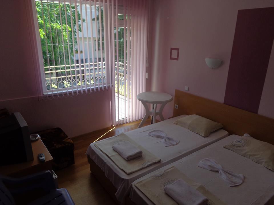 Guest Rooms Rusalka クラネヴォ エクステリア 写真