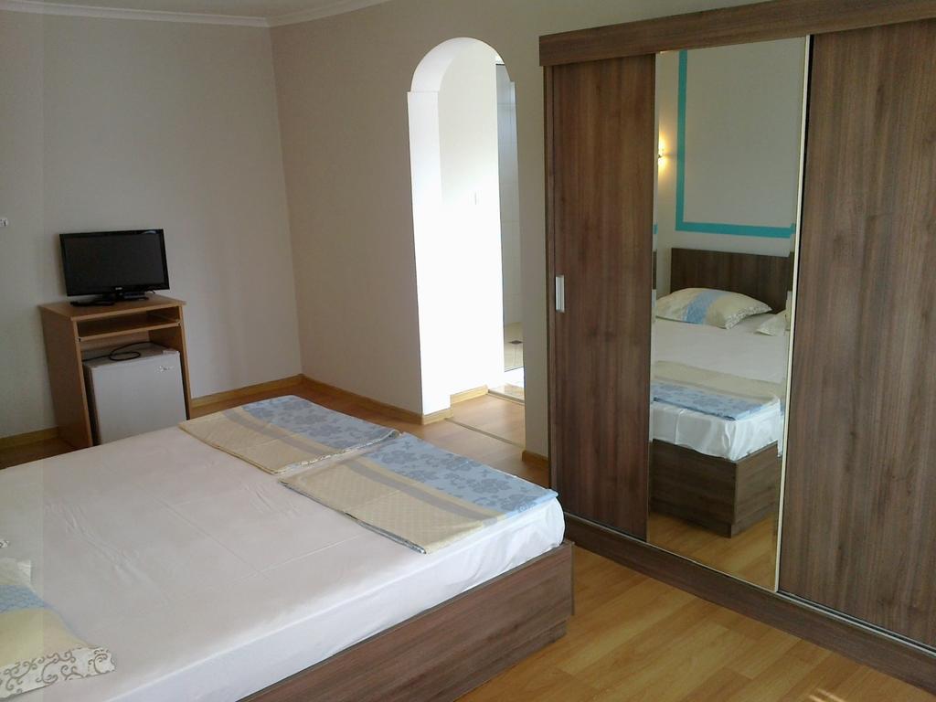 Guest Rooms Rusalka クラネヴォ エクステリア 写真