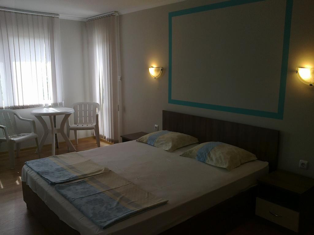 Guest Rooms Rusalka クラネヴォ エクステリア 写真